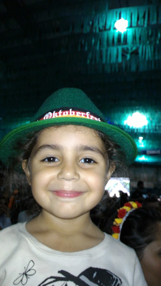 Helena aos 4 anos