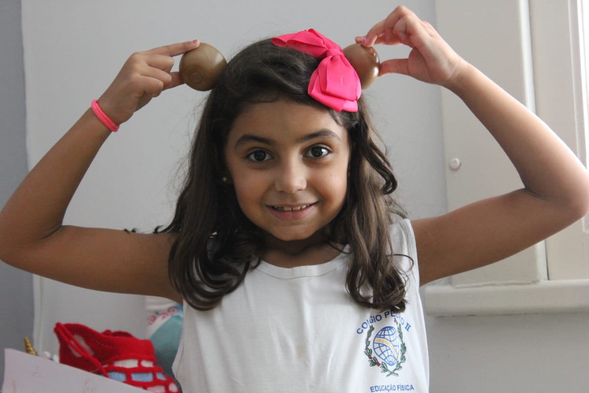 Helena aos 8 anos